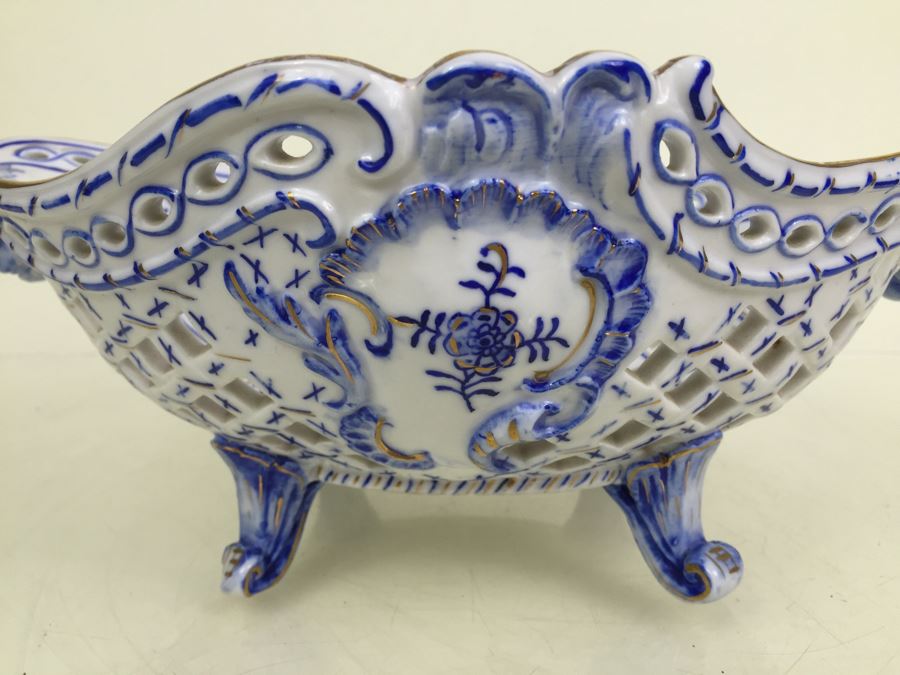 Impressive Vintage Blue And White With Gold Accents Hand Painted Reticulated Japanese Bowl [Photo 2]