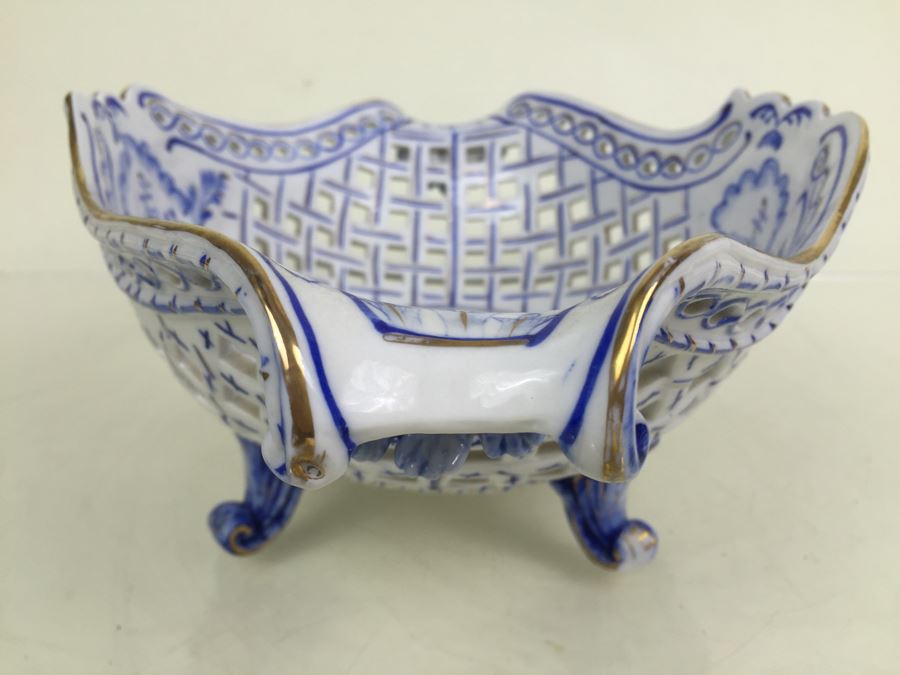 Impressive Vintage Blue And White With Gold Accents Hand Painted Reticulated Japanese Bowl [Photo 8]
