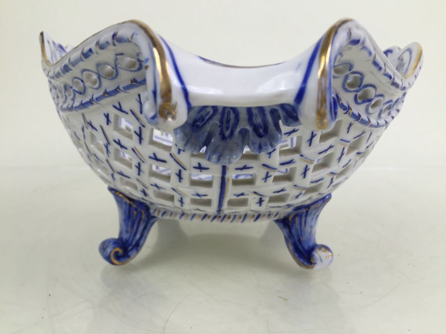 Impressive Vintage Blue And White With Gold Accents Hand Painted Reticulated Japanese Bowl [Photo 9]