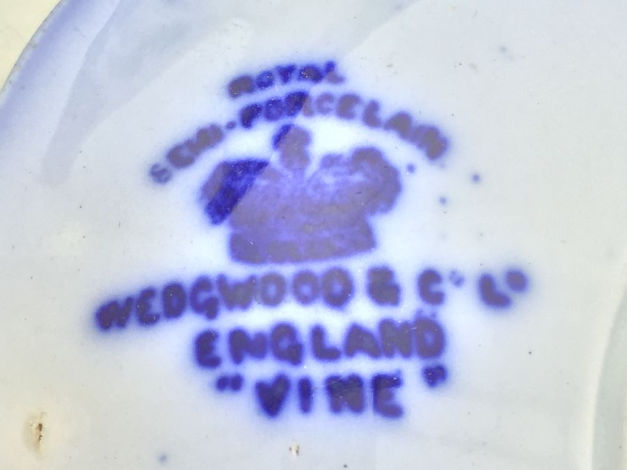 Flow Blue China Lot With Plates & Gravy Boat Featuring Wedgwood And Grindley England [Photo 3]