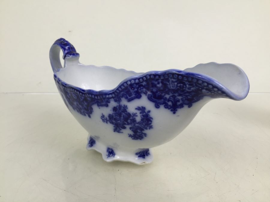 Flow Blue China Lot With Plates & Gravy Boat Featuring Wedgwood And Grindley England [Photo 18]