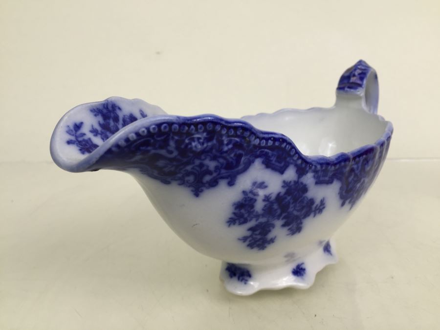 Flow Blue China Lot With Plates & Gravy Boat Featuring Wedgwood And Grindley England [Photo 17]