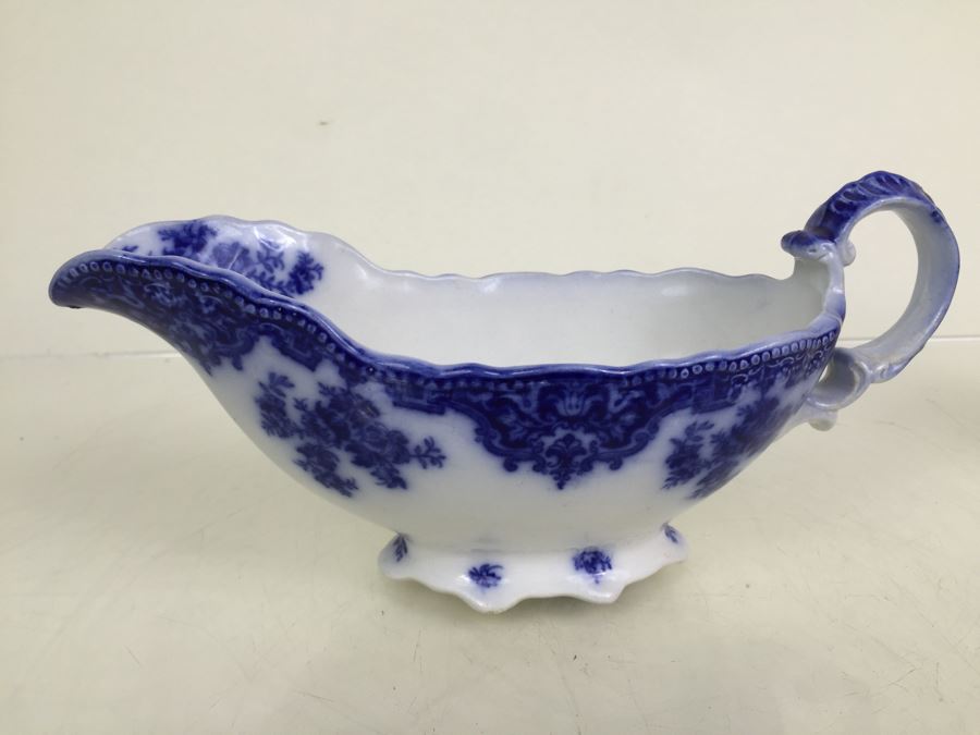 Flow Blue China Lot With Plates & Gravy Boat Featuring Wedgwood And Grindley England [Photo 14]