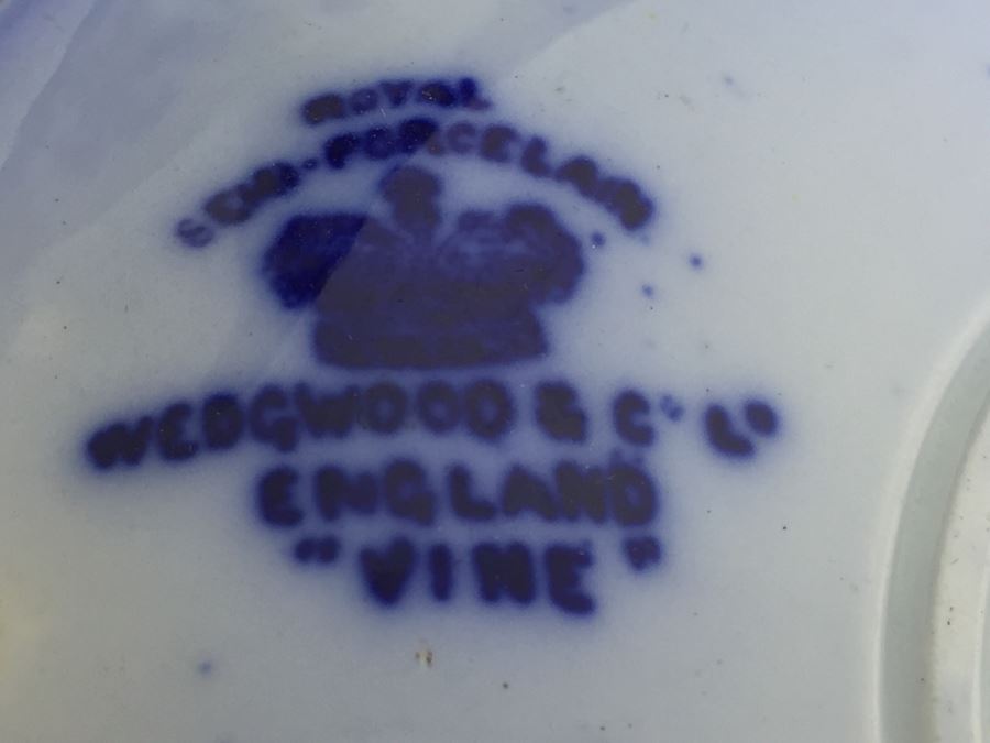 Flow Blue China Lot With Plates & Gravy Boat Featuring Wedgwood And Grindley England [Photo 6]