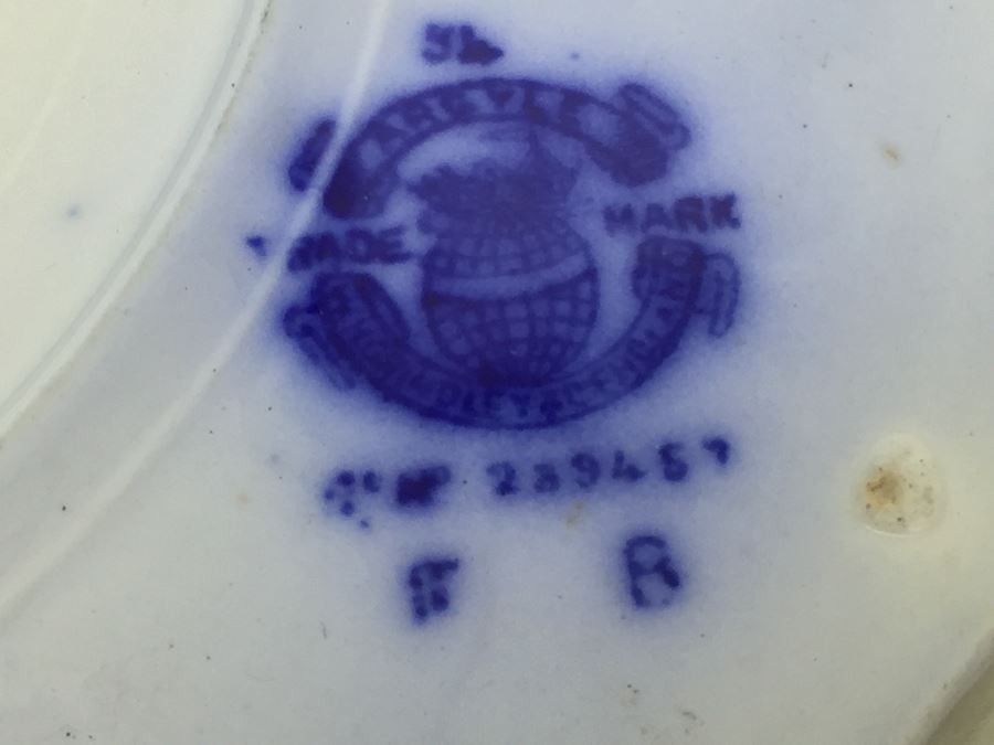 Flow Blue China Lot With Plates & Gravy Boat Featuring Wedgwood And Grindley England [Photo 12]