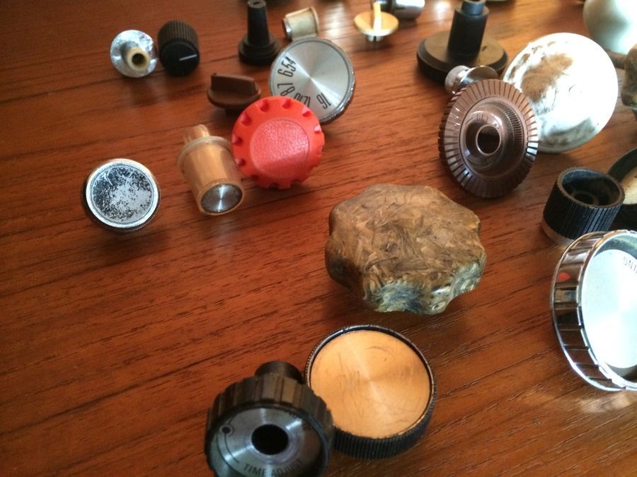 Collection of Vintage Radio Knobs [Photo 6]