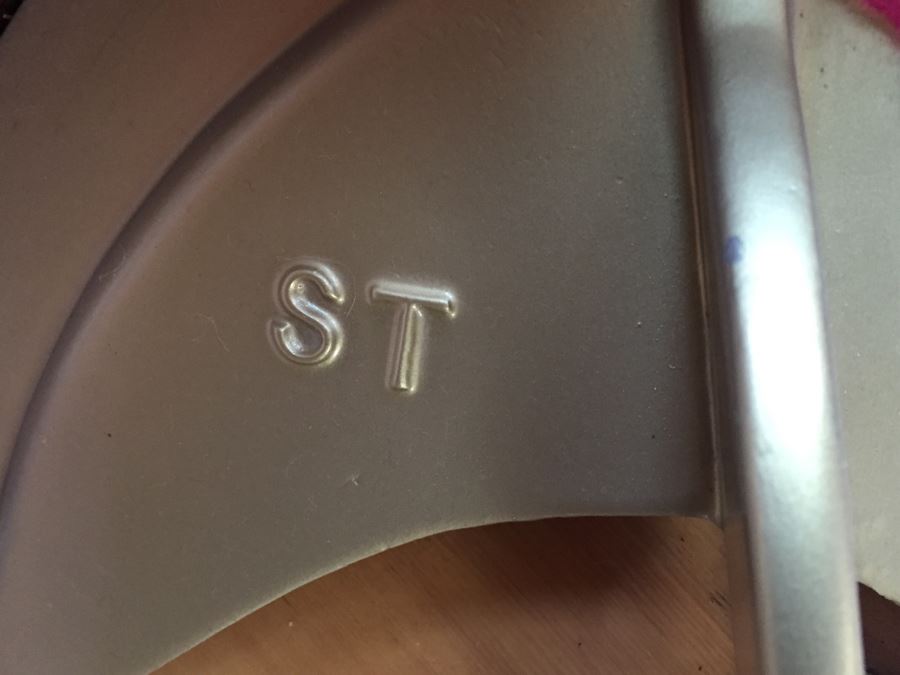 Beautiful Baby Grand Baldwin Piano With Bench Recently Restored [Photo 17]