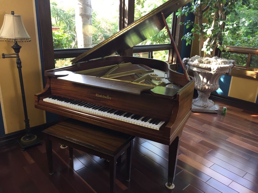 Beautiful Baby Grand Baldwin Piano With Bench Recently Restored [Photo 12]