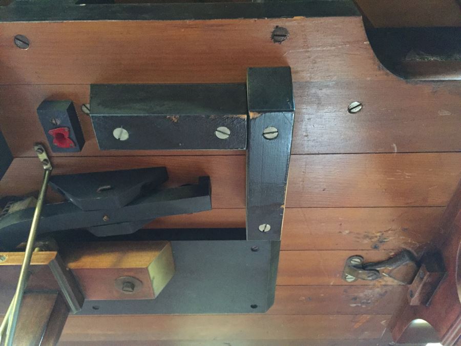 Beautiful Baby Grand Baldwin Piano With Bench Recently Restored [Photo 27]