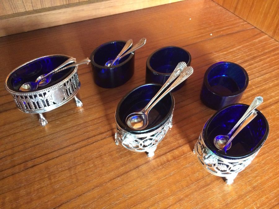 Lot of Vintage Silver Salts Pedestal and Spoons with Extra Blue Glass [Photo 3]