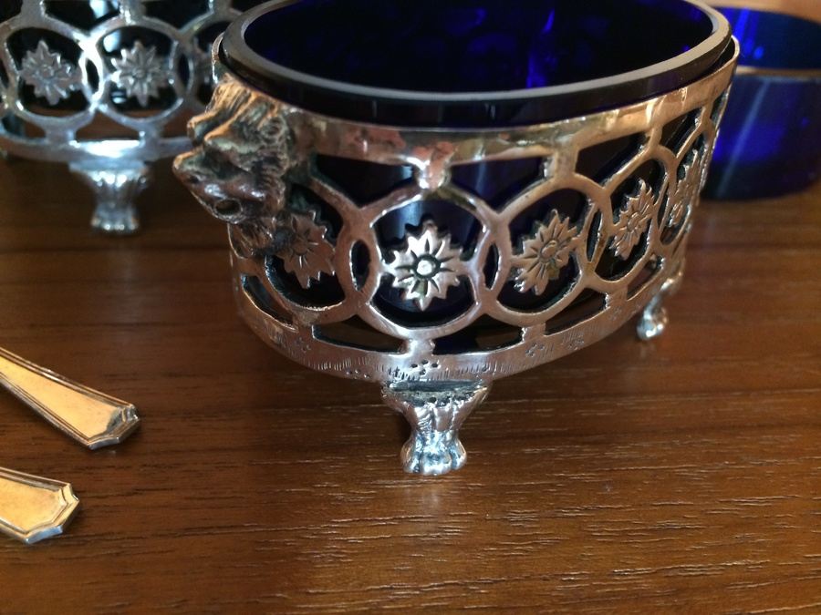 Lot of Vintage Silver Salts Pedestal and Spoons with Extra Blue Glass [Photo 4]