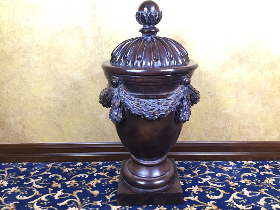 Large Decorative Urn With Top [Photo 5]