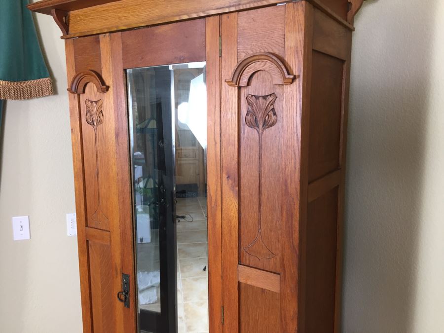 Antique Craftsman Style Armoire [Photo 6]