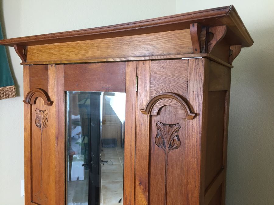 Antique Craftsman Style Armoire [Photo 8]