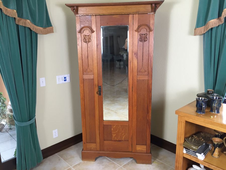 Antique Craftsman Style Armoire [Photo 5]