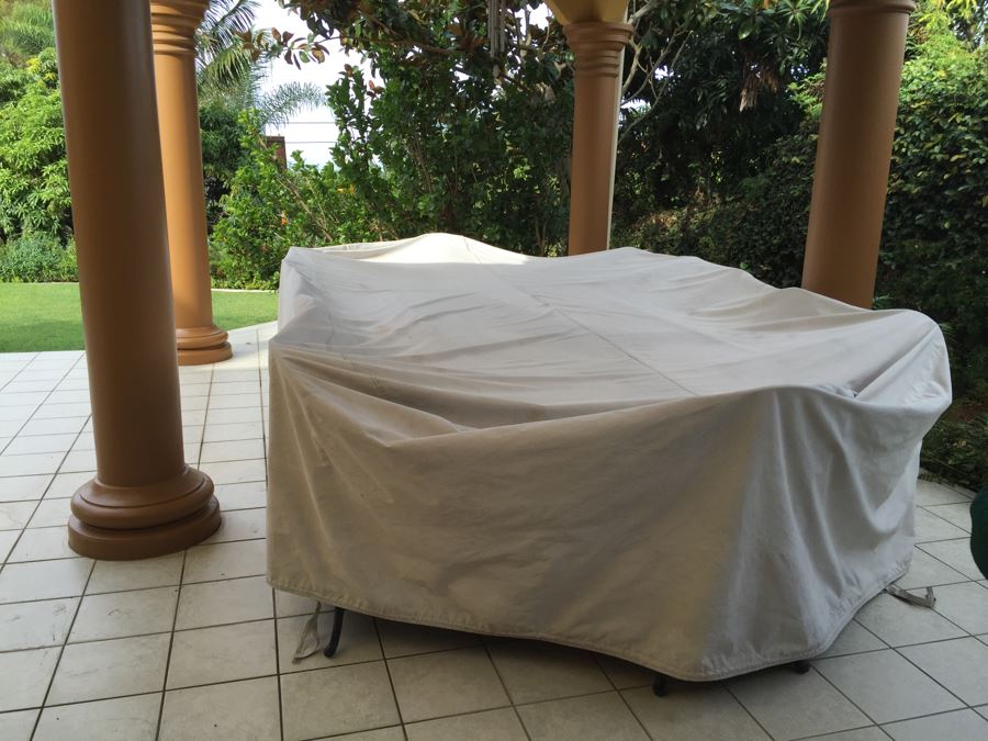 Luxury Quality 'Hanamint' Cast Aluminum Outdoor Black Dining Table With