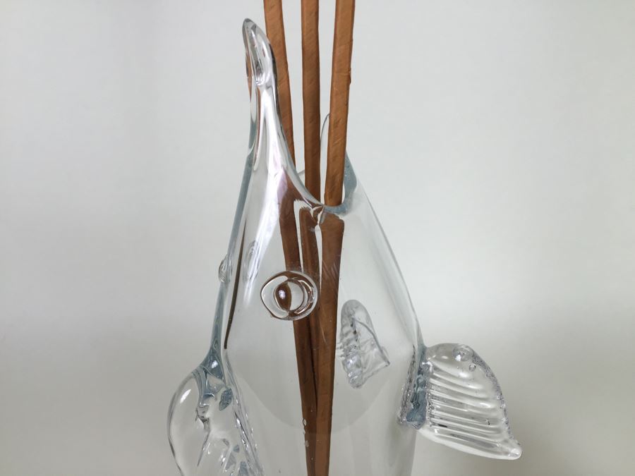 Glass Fish Vase With Artificial Cat's Tail Plants [Photo 4]