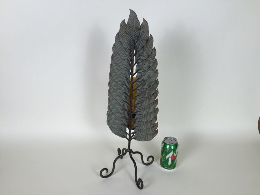 Metal Candleholder With Leaf Motif [Photo 6]