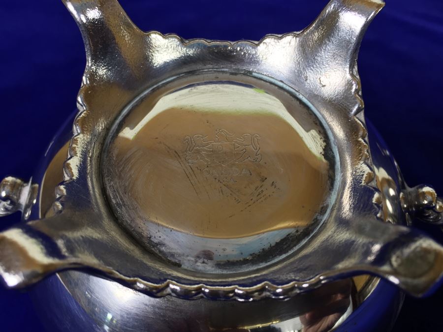 ONEIDA Silverplate Footed Coffee Pot With Creamer, Sugar And Serving Tray [Photo 15]