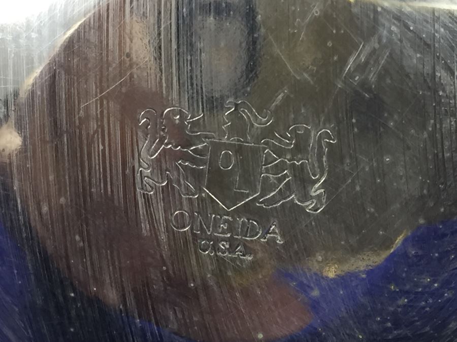 ONEIDA Silverplate Footed Coffee Pot With Creamer, Sugar And Serving Tray [Photo 3]