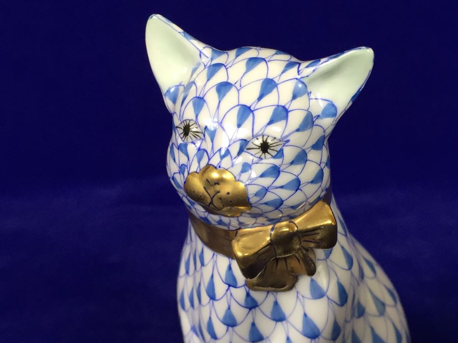 Herend Hvngary Handpainted 24 Karat Gold Blue Cat Figurine - Made in Hungary [Photo 5]