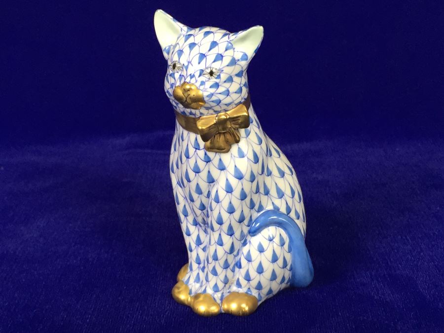 Herend Hvngary Handpainted 24 Karat Gold Blue Cat Figurine - Made in Hungary