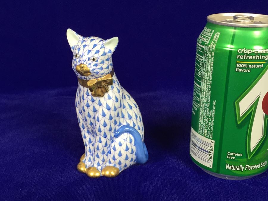 Herend Hvngary Handpainted 24 Karat Gold Blue Cat Figurine - Made in Hungary [Photo 4]