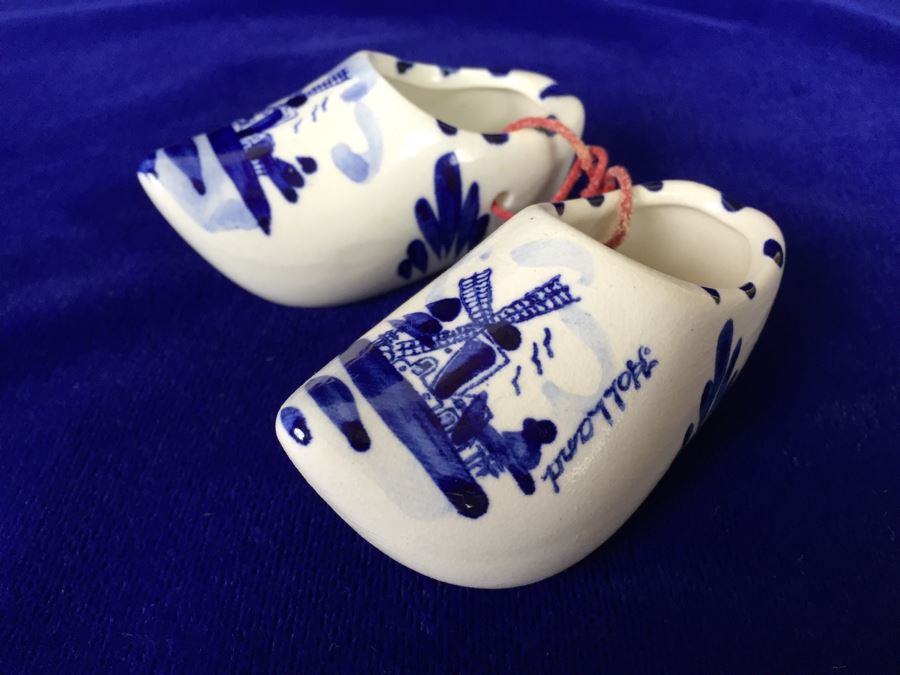 Handpainted Delft Holland Miniature Clogs [Photo 5]