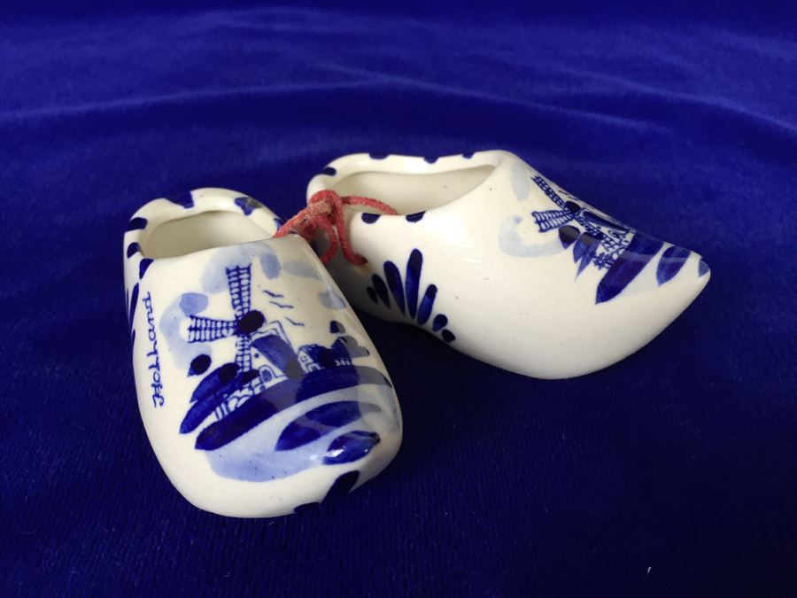 Handpainted Delft Holland Miniature Clogs