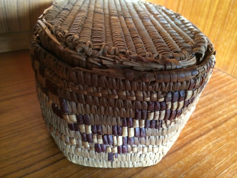 Native American Basket with Lid [Photo 4]