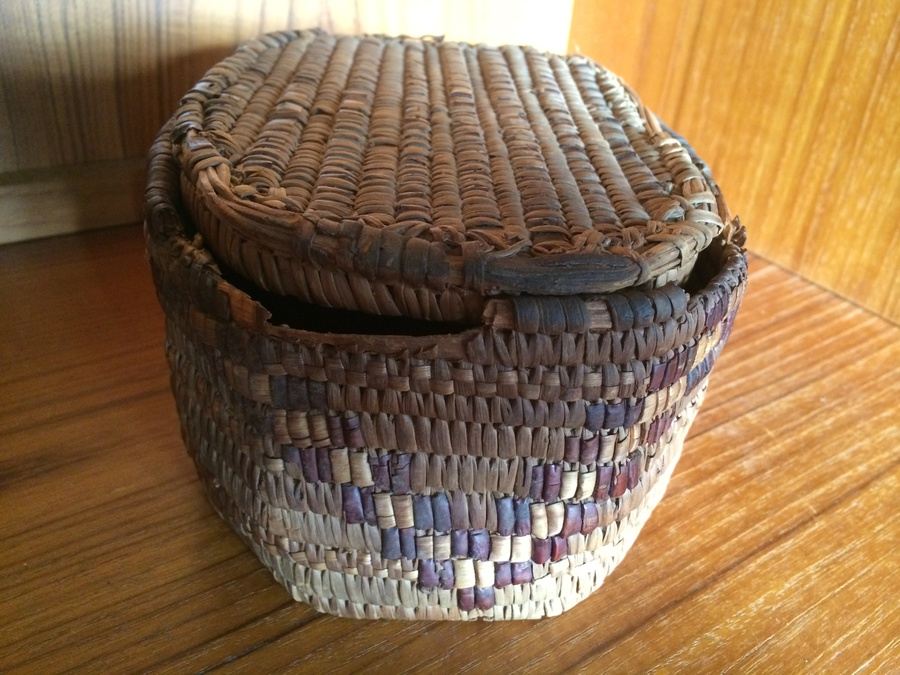 Native American Basket with Lid [Photo 2]