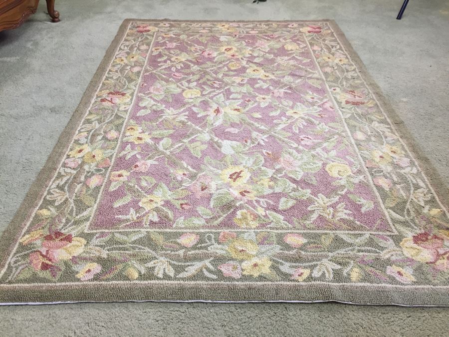 Hand Hooked Rose Motif Rug Goes Great With Shabby Chic Furniture