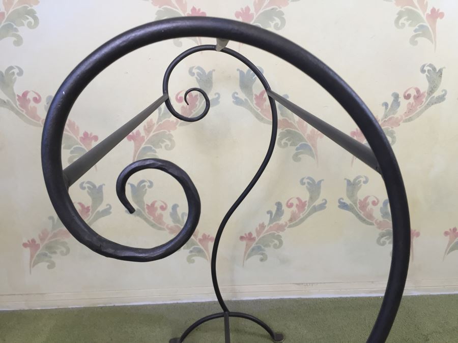 Wrought Iron Quilt Stand [Photo 6]
