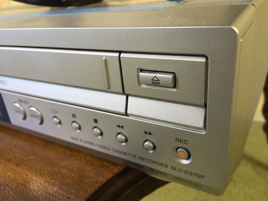 Westinghouse 27' Flat Screen TV Model LTV-27w2 And SONY DVD Player/VCR SLV-D370P [Photo 6]