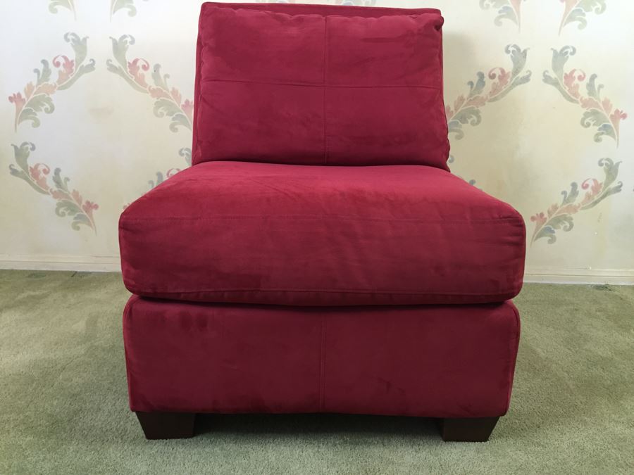 Maroon Red Chair [Photo 4]