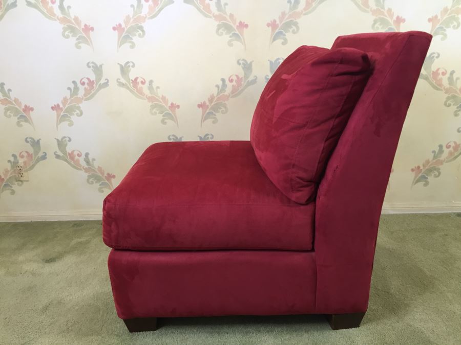 Maroon Red Chair [Photo 3]