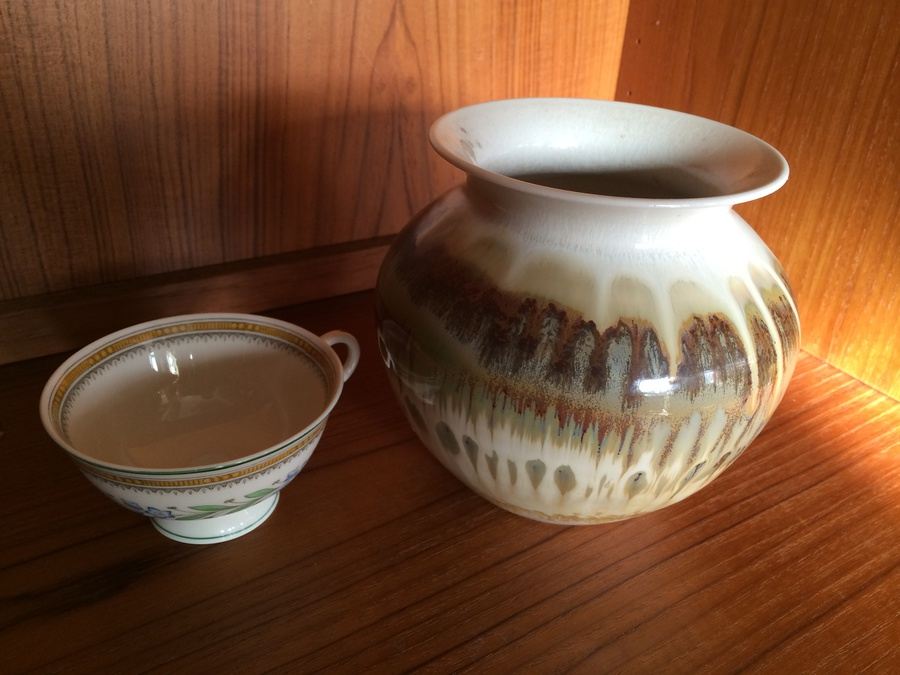 Brown and White Drip Glaze Pottery - 5 1/2' Tall [Photo 4]