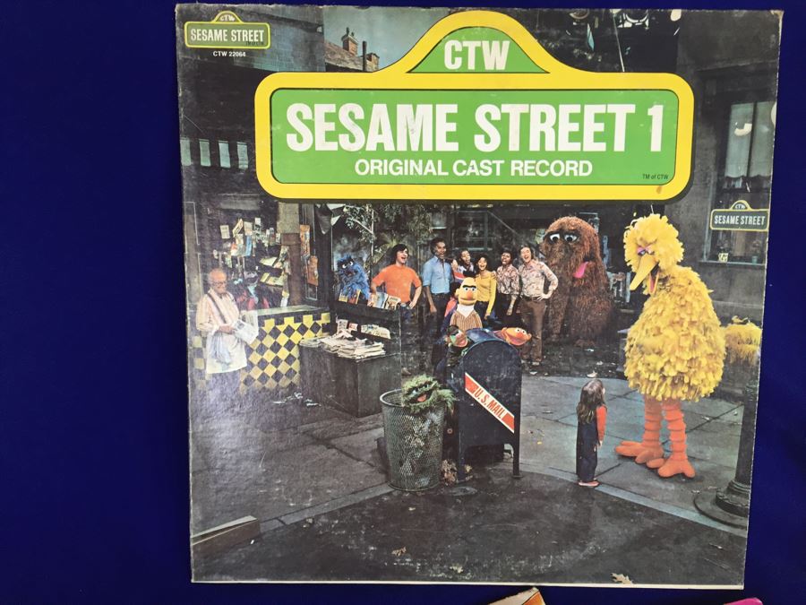 Children's Vinyl Record Lot - Sesame Street & Walt Disney World [Photo 4]