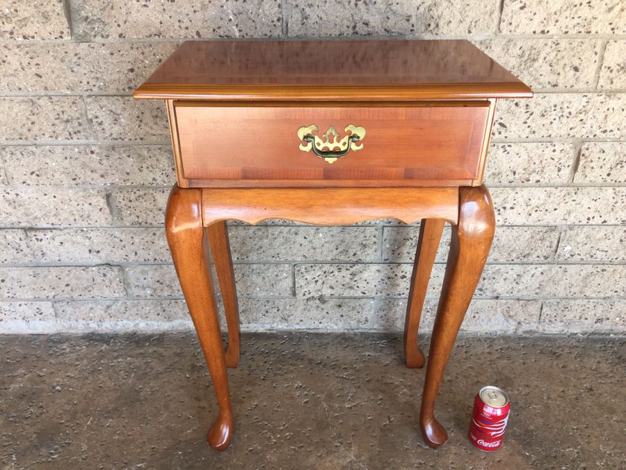 Small Contemporary Table With Drawer [Photo 4]