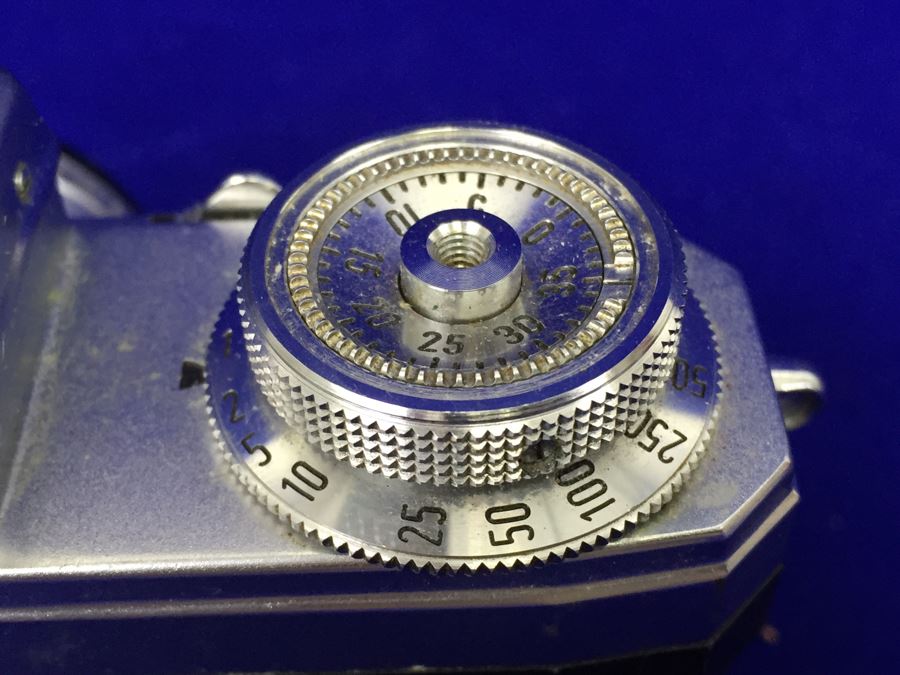 Vintage Contax Camera With Leather Case, Manual And Zeiss Sonnar 50mm Lens [Photo 16]