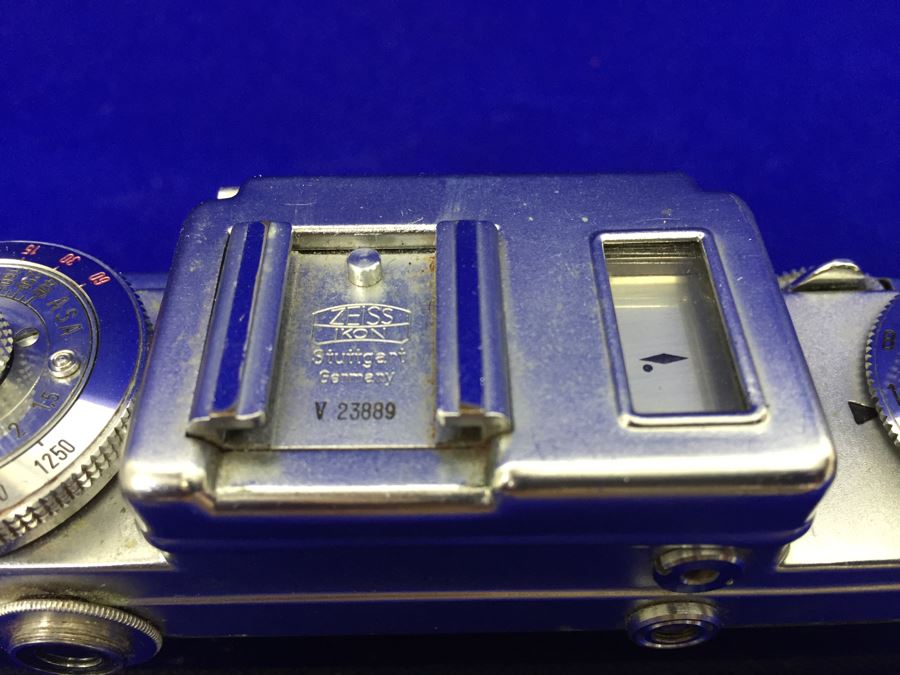 Vintage Contax Camera With Leather Case, Manual And Zeiss Sonnar 50mm Lens [Photo 14]