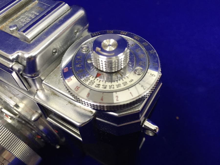 Vintage Contax Camera With Leather Case, Manual And Zeiss Sonnar 50mm Lens [Photo 11]