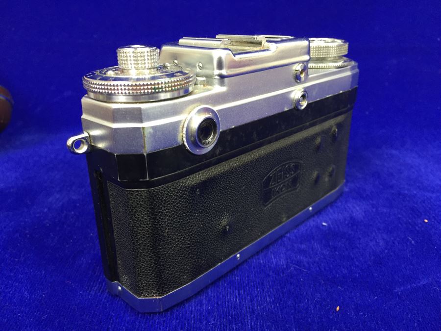 Vintage Contax Camera With Leather Case, Manual And Zeiss Sonnar 50mm Lens [Photo 12]