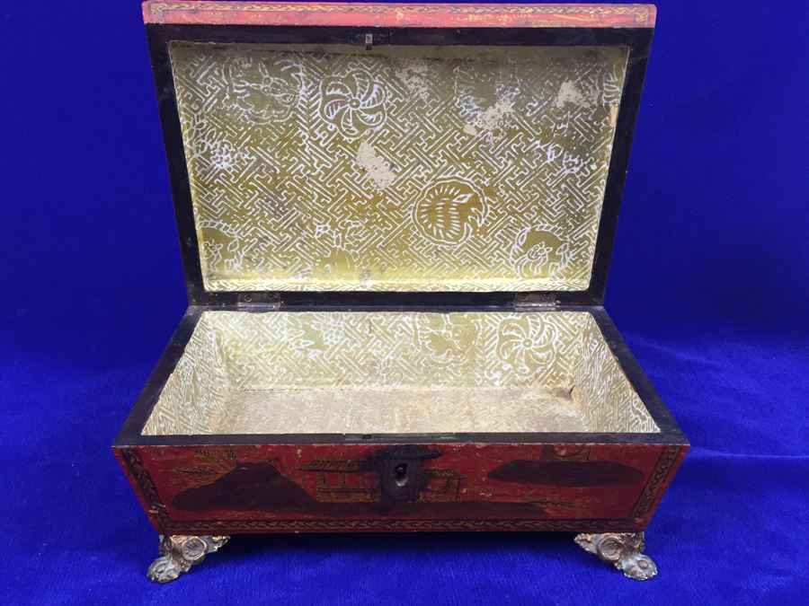 Old Asian Laquer Hand Painted Footed Box Don't Have Key [Photo 19]