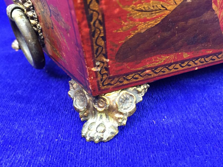 Old Asian Laquer Hand Painted Footed Box Don't Have Key [Photo 10]