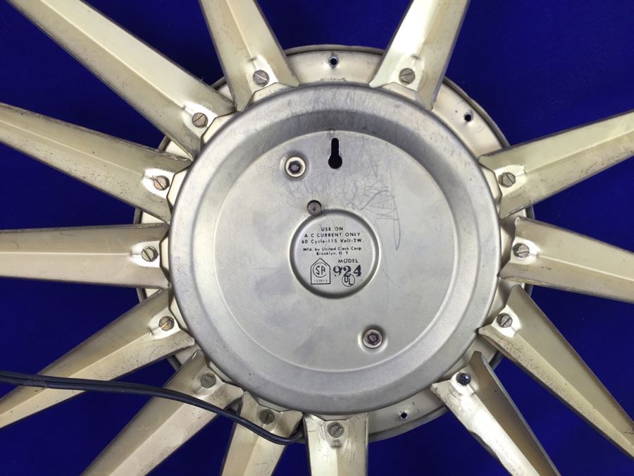 Mid-Century Modern Sunburst Clock By United Clock Corp Model 924 Working [Photo 2]