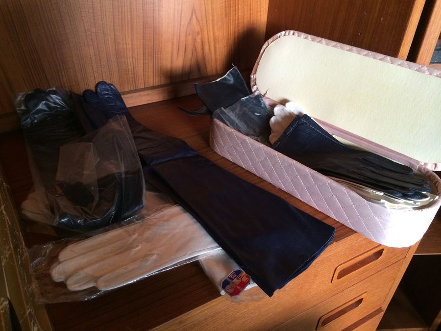 Large Vintage Leather Glove Lot [Photo 10]