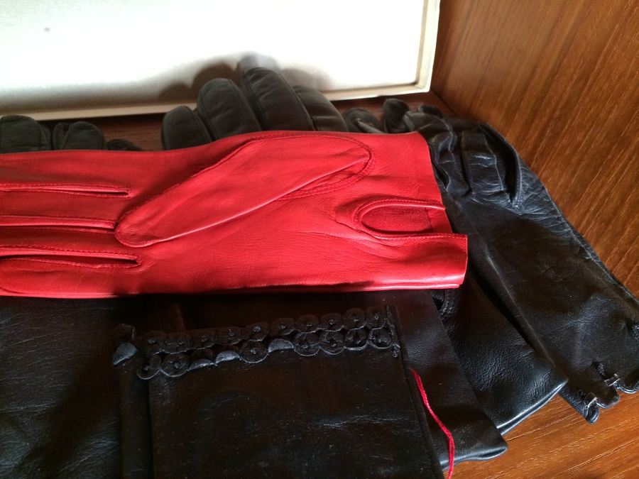 Large Vintage Leather Glove Lot [Photo 6]