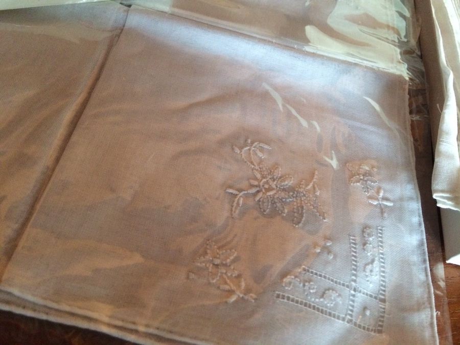 Vintage Embroidered Ladies Hankerchief Lot [Photo 3]
