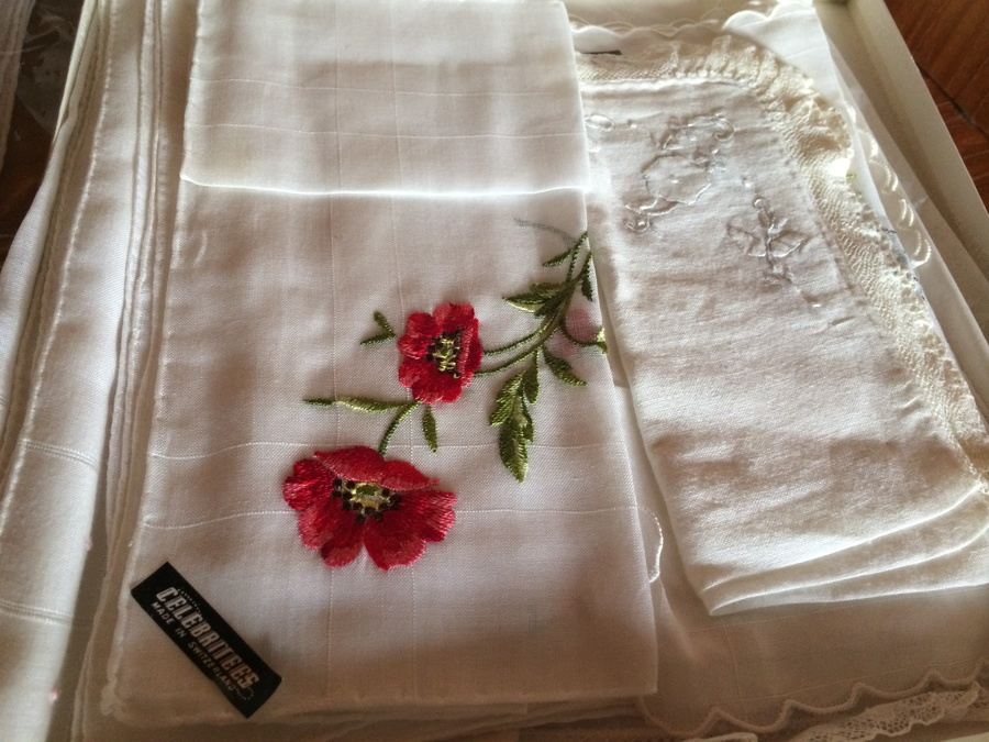 Vintage Embroidered Ladies Hankerchief Lot [Photo 6]
